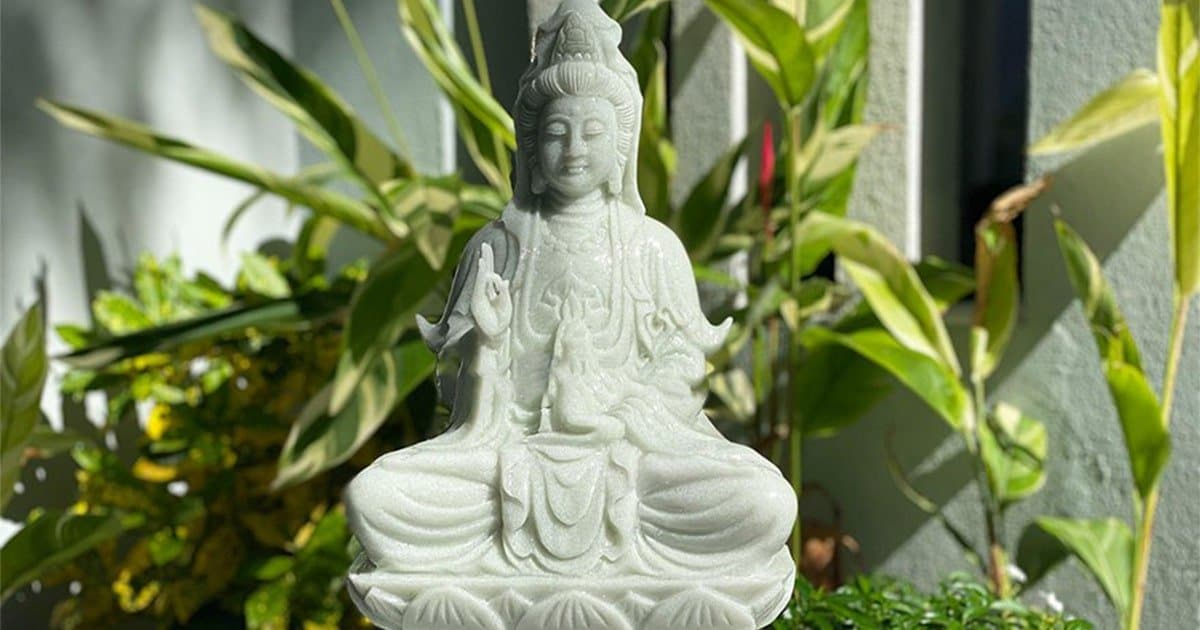Tượng Phật Quan Âm Ngồi Đài Sen Bằng Đá
