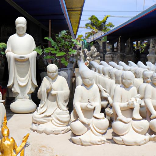 Nhóm Bộ Tượng Tam Thế Phật Ngồi Với Nhiều Kích Thước Khác Nhau
