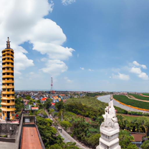 Tầm Nhìn Toàn Cảnh Chùa Bút Tháp Với Tượng Phật Quan Âm Nghìn Mặt Nghìn Tay Phía Sau