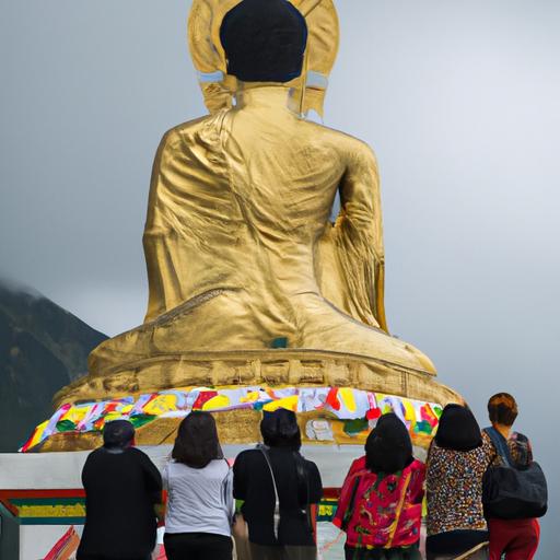 Đức Phật Bà Quan Âm Tại Việt Nam Được Đến Thăm Bởi Hàng Ngàn Du Khách Mỗi Năm