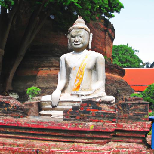 Tượng Phật Đá Lớn Trong Đền